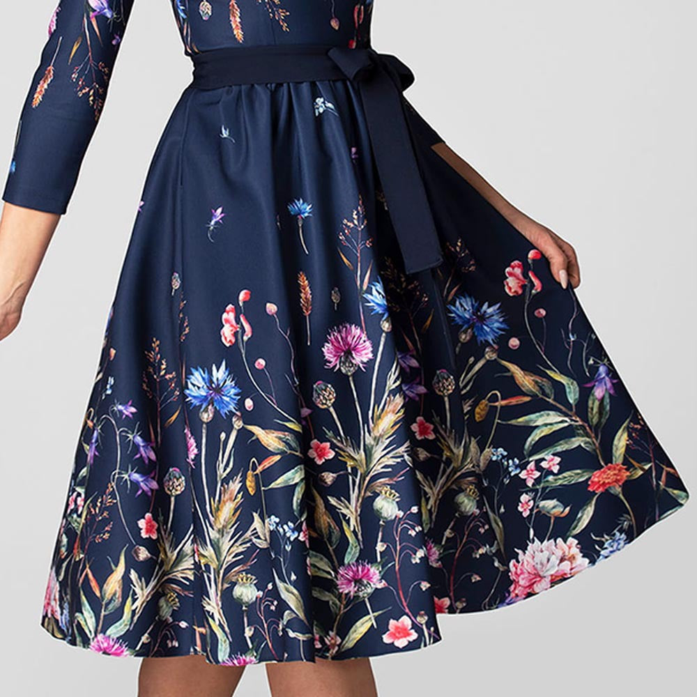 Printed seven part sleeve lace up elegant dress