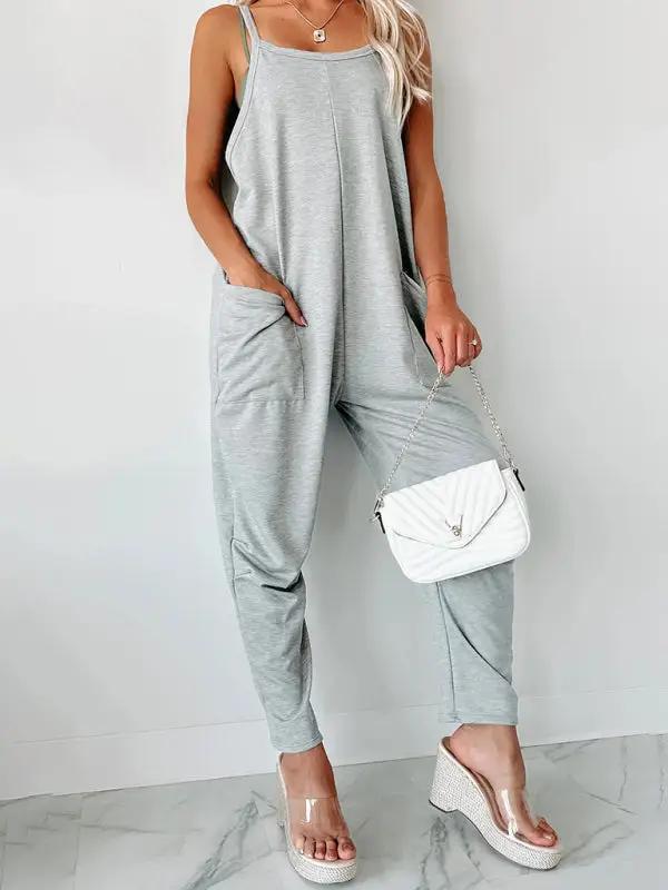 Loose casual loose jumpsuit with suspenders