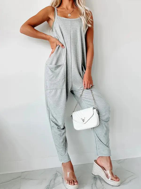 Loose casual loose jumpsuit with suspenders