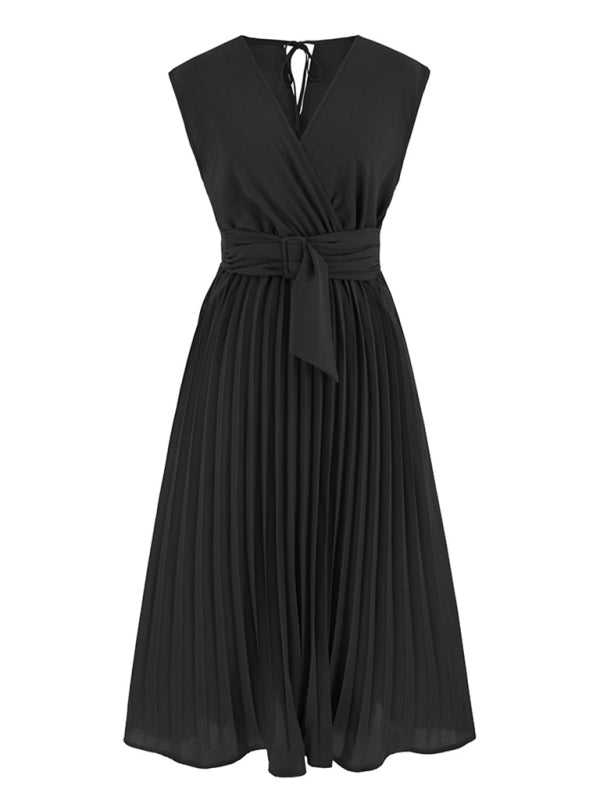 Sleeveless V-neck strappy pleated dress